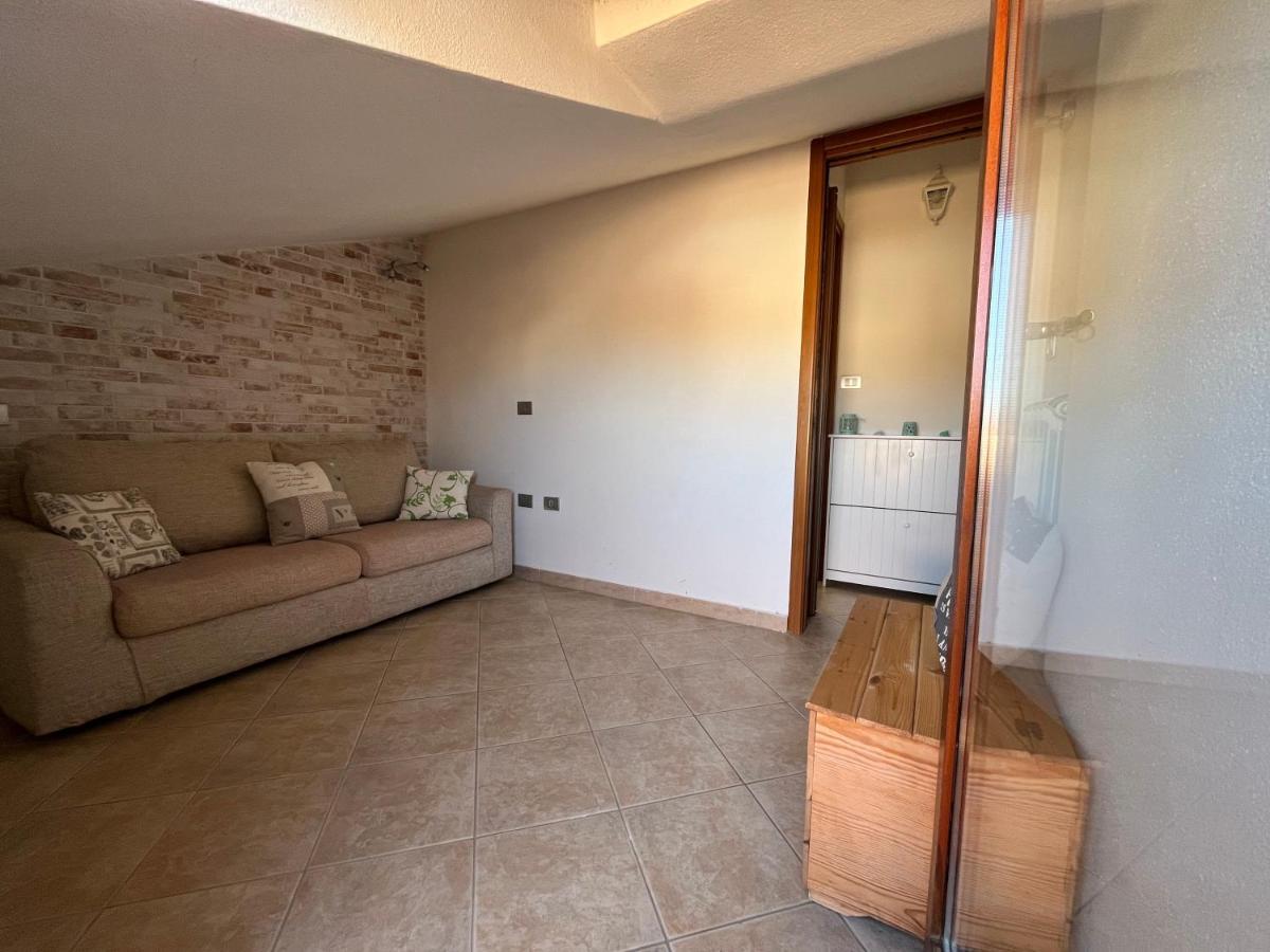 Charlotte Apartment - For Family And Groups Porto Torres Buitenkant foto