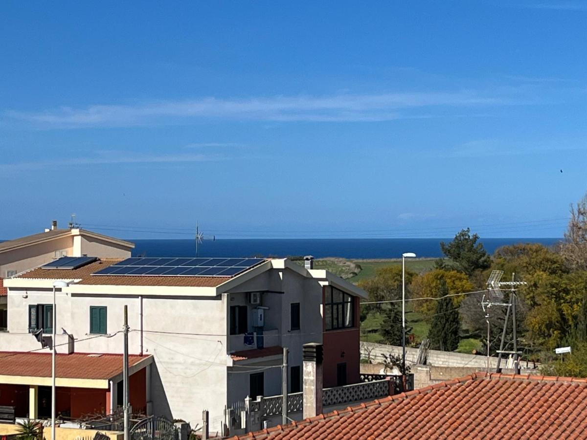 Charlotte Apartment - For Family And Groups Porto Torres Buitenkant foto