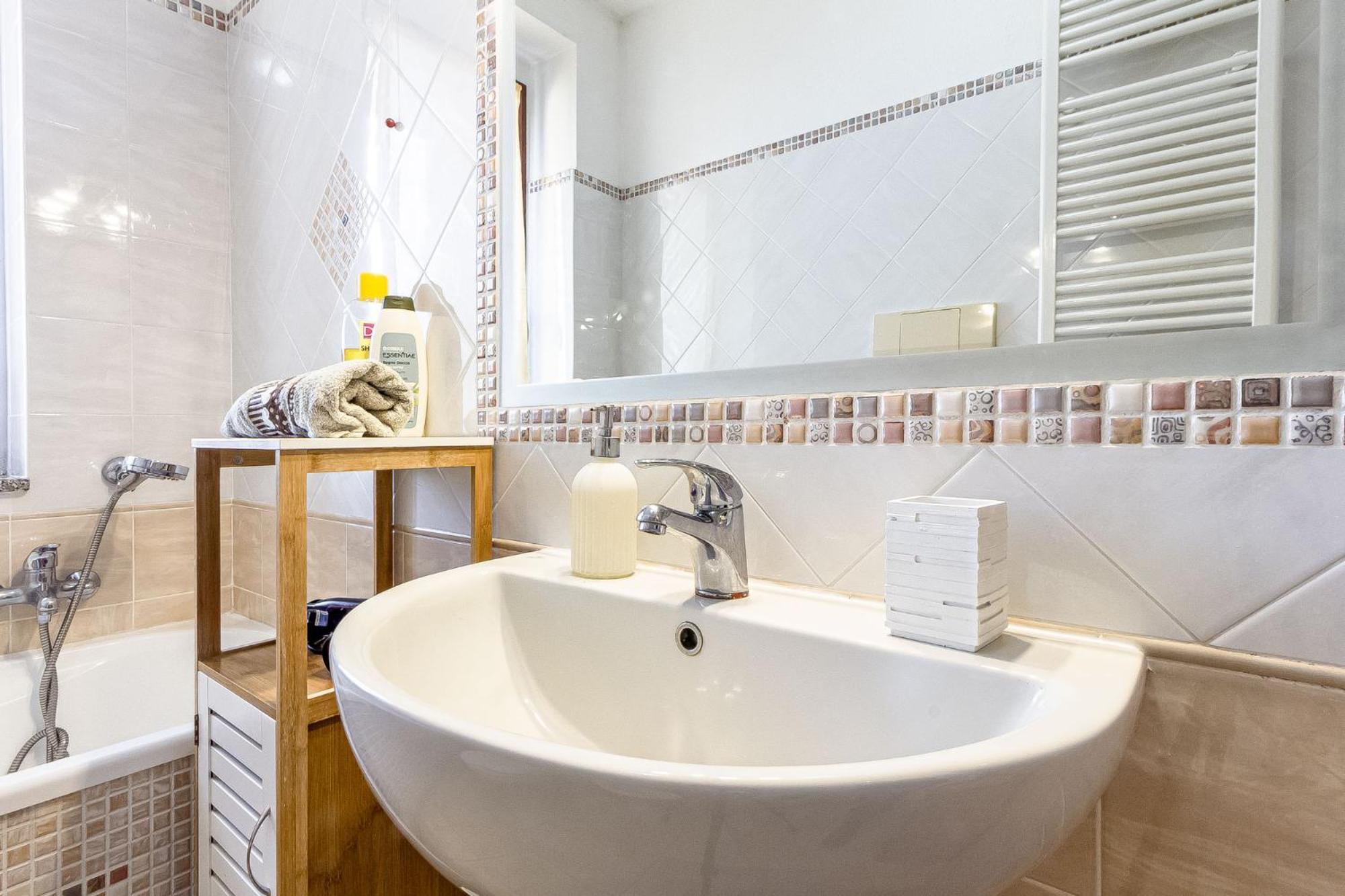 Charlotte Apartment - For Family And Groups Porto Torres Buitenkant foto