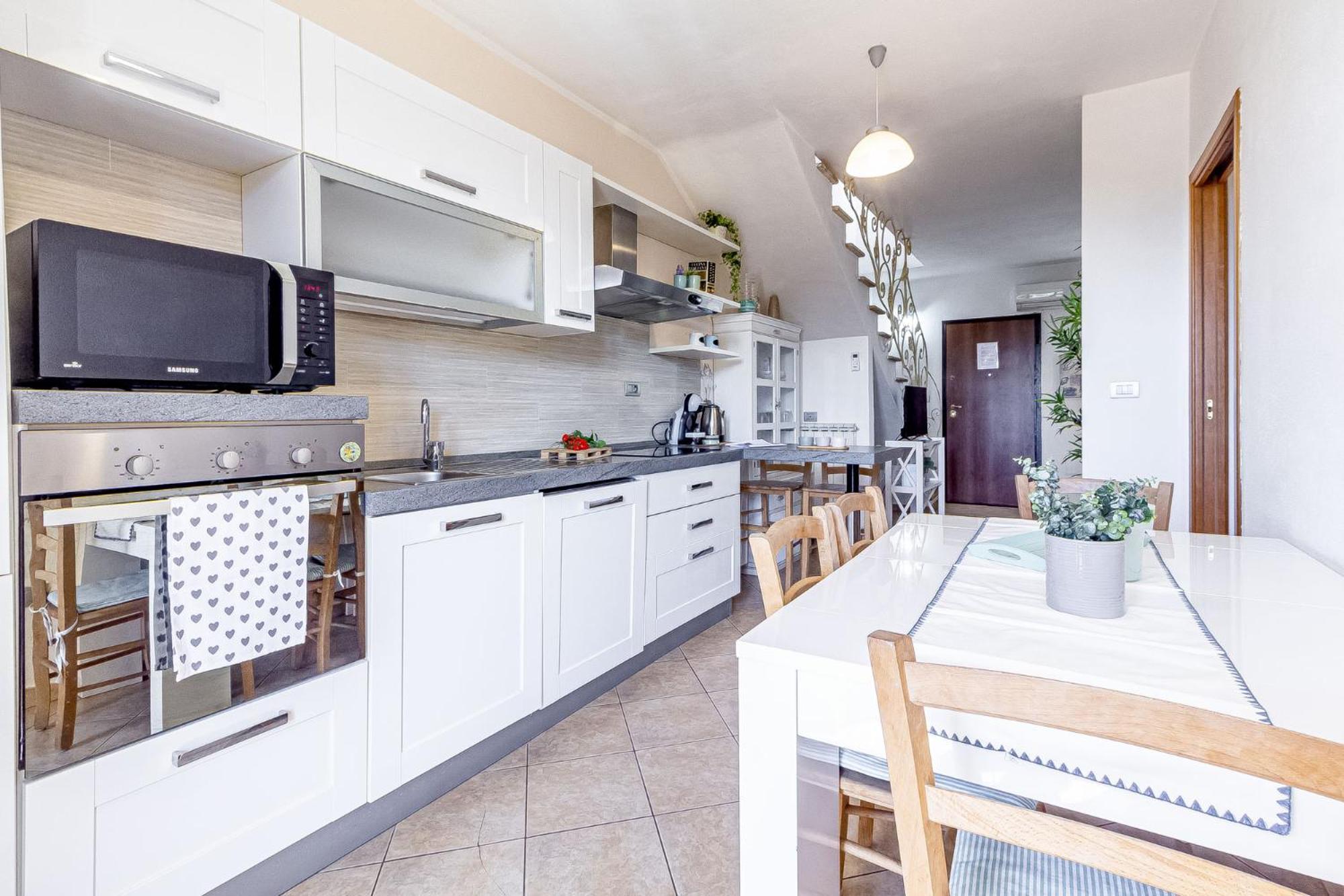 Charlotte Apartment - For Family And Groups Porto Torres Buitenkant foto