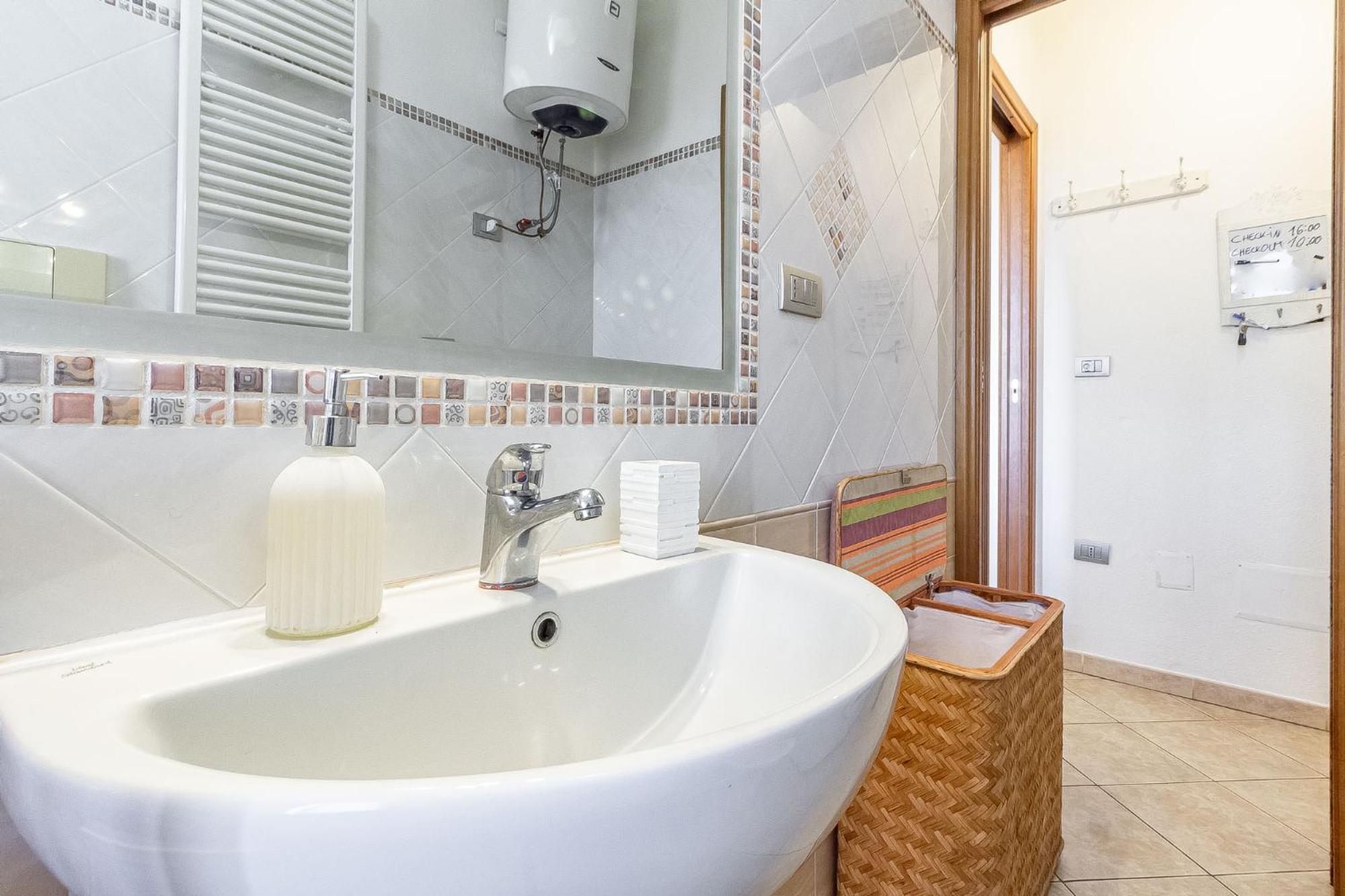 Charlotte Apartment - For Family And Groups Porto Torres Buitenkant foto